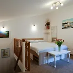 Apartment & Room Irena