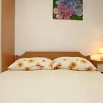 Apartment & Room Irena