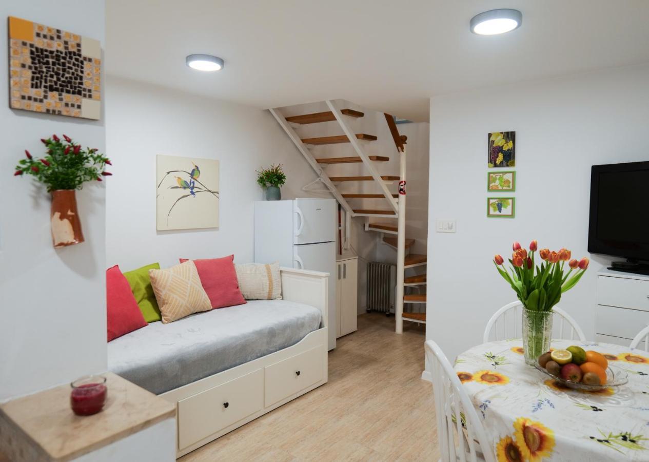 & Irena Apartment *